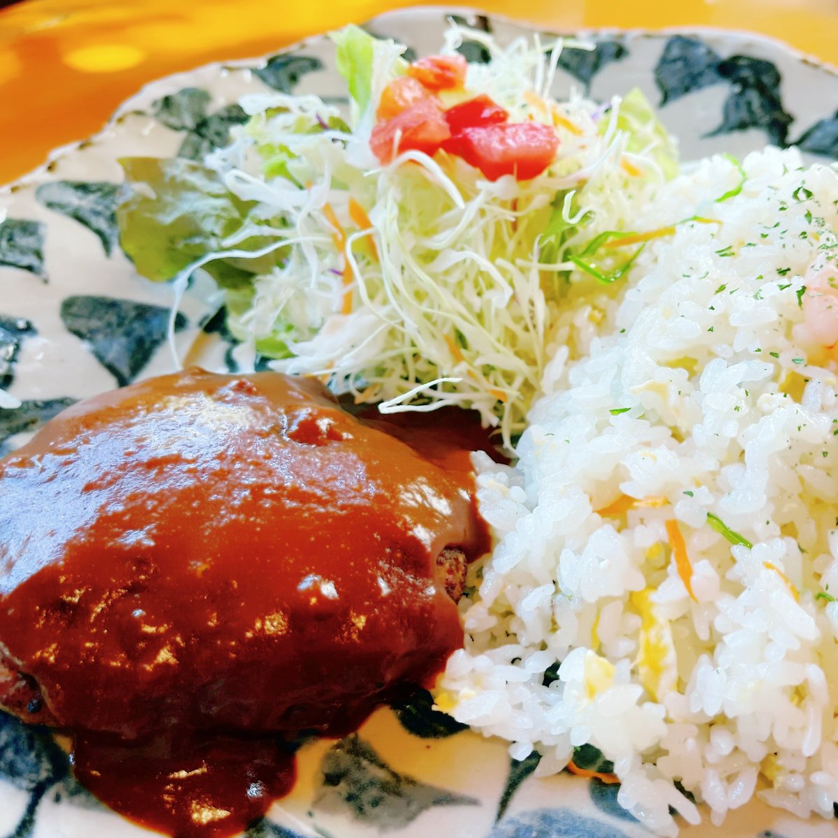 KAAK21's tweet photo. 今日のランチは？
木木（モクモク）さん

・エビピラフ
　洋風ハンバーグセット
・ナポリタン
　和風ハンバーグセット

美味いし、満足♬

#ランチ　#ランチタイム 
#木木　#いわき
#ハンバーグ　#ナポリタン　
#美味しい　#もくもく https://t.co/25ZhS5M9OD