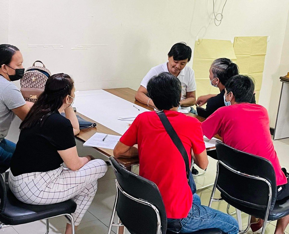 StojanovM's tweet photo. π£ #UNODC π΅π and #PilipinasShellFoundation started #RapidNeedsAssessment in Cebu province on the risks of unsafe drug use practices, types of drug used and available treatment services. First of many #FGD and #KII organised today!
#LeaveNoOneBehind #SDGs https://t.co/jS1F6i2pD4