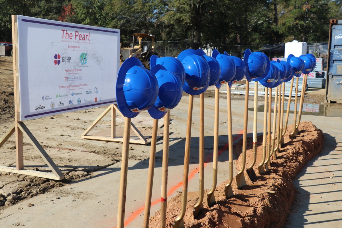 JacksonAdvocate's tweet photo. On Nov. 2nd, Mayor Chokwe Antar Lumumba, Congressman Bennie G. Thompson and Senator John Horhn joined the local community and development partners to celebrate the groundbreaking of The Pearl, a $28 million affordable senior housing and healthcare clinic. https://t.co/4KejmxvhpE