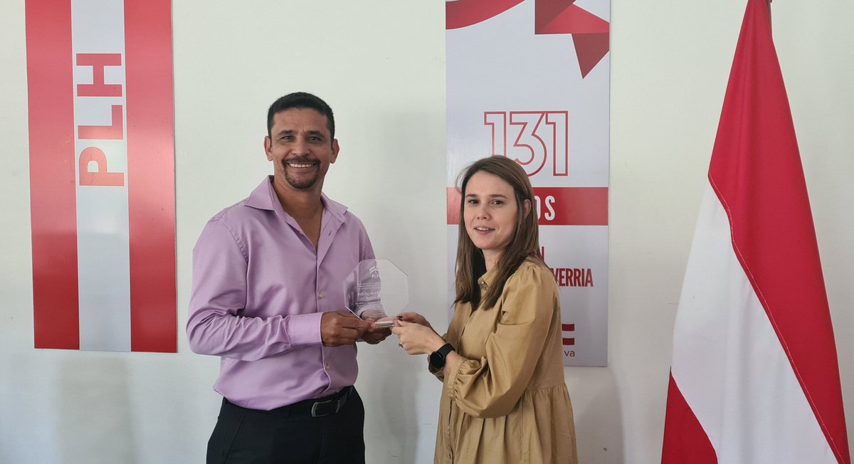 Ageadezco al <a href="/PLHonduras/">Partido Liberal de Honduras</a> por tan importante reconocimiento a los médicos de nuestra bancada. Mi compromiso con la excelencia y el servicio a nuestra gente va acorde a mis valores del liberalismo, seguiré trabajando porque nuestro sistema de salud sea el que Honduras merece