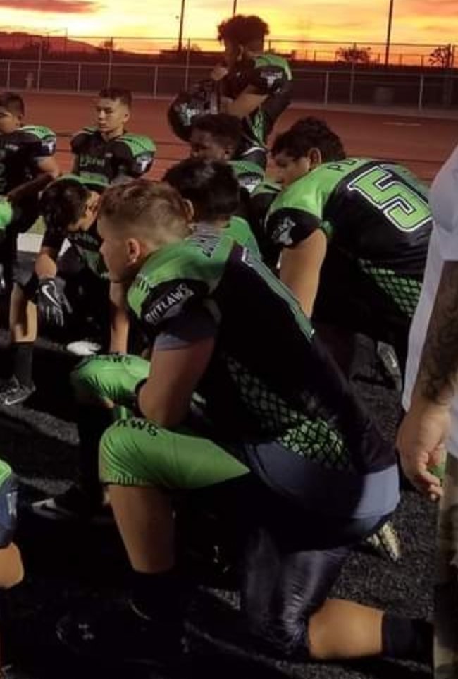 <a href="/Layne20004/">Layne Johnston</a> <a href="/raymondpulido55/">raymondpulido79</a> have been a combination on the left side for years...youth football days. Victor Valley Outlaws <a href="/AVSunDevilFB/">Apple Valley Sundevil Football</a>