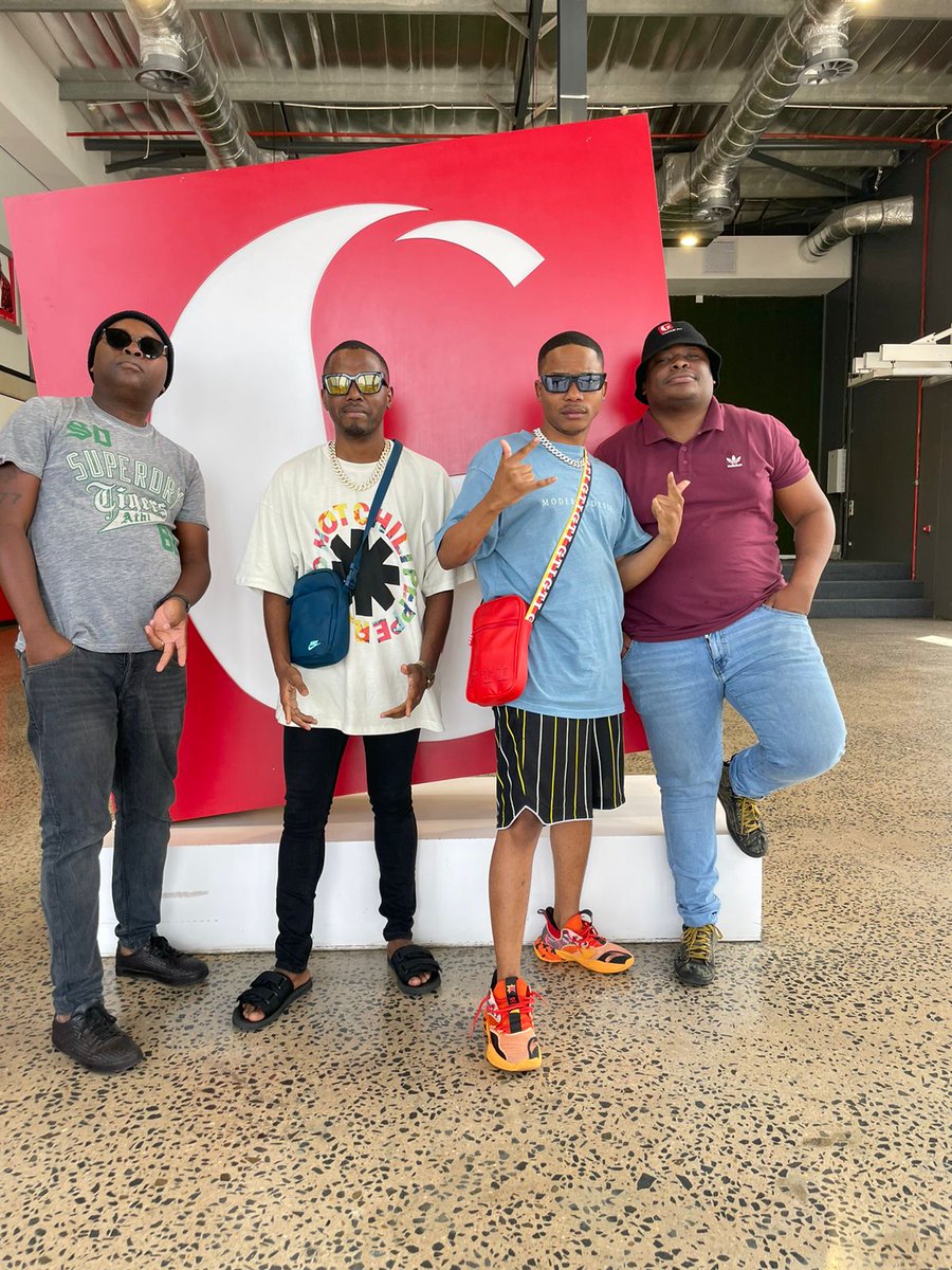 Shout out to the <a href="/Lasoulmates_/">#BOOKOFMATES</a> <a href="/RLasoulmates/">Rocktea_lasoulmates</a> and <a href="/VLasoulmates/">Volka LasoulMates</a> for coming into studio today and telling us more about their new EP. #TheBookofMates. #12to3 📻