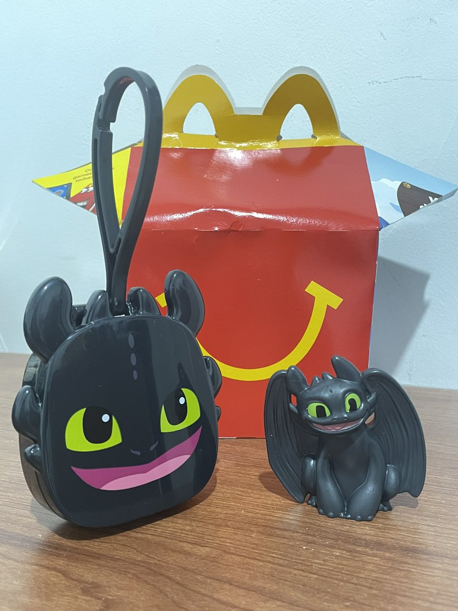 skinatvelvet's tweet photo. GO RUN TO YOUR NEAREST MCD!!&amp;!’!!! 😭😭😭😭 https://t.co/VJg7xKz2mC