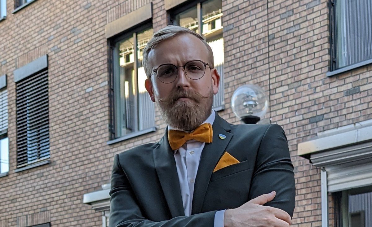 TeaGuvnor's tweet photo. we're back.

if this tweet gets 1500 likes in the next hour, I will stream myself just saying "diretide" on repeat until it gets released. 

and IF I have to say it 20,000 times before it's released I will SACRIFICE (shave) my moustache to the DOTA GODS. https://t.co/xC5eQ9AfL6