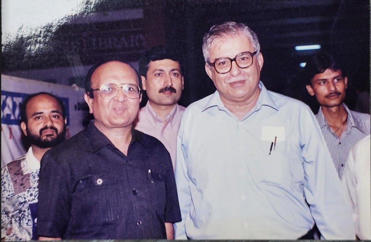 pranavsolar's tweet photo. Grievous personal loss for me…He gave me 2 hours at his House in Jamshedpur on 02 July and went through every slide of my presentation later in the evening that day….
Similarly he had visited my house in Ahmedabad and spent more than 6 hours appreciating my progress..🕉🕉🇮🇳🇮🇳🇮🇳 https://t.co/2rhCxHOZ3q