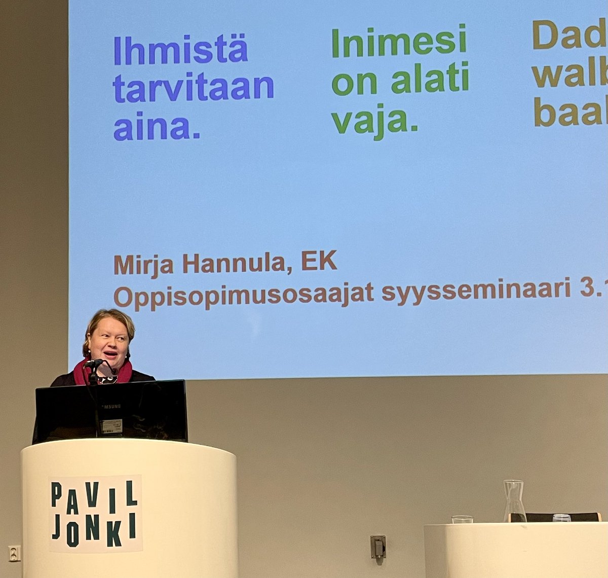 Oppisopimuksen syysseminaarissa <a href="/mirjahannula/">Mirja Hannula</a> muistutti tarpeesta viestiä oppisopimuskoulutuksen mahdollisuuksista yrityksille. Tarvitaan uusia keinoja osaajapulan ratkaisuihin. #oppisopimus #opsory2022 #ammatillinenkoulutus #oppisopimusosaajat