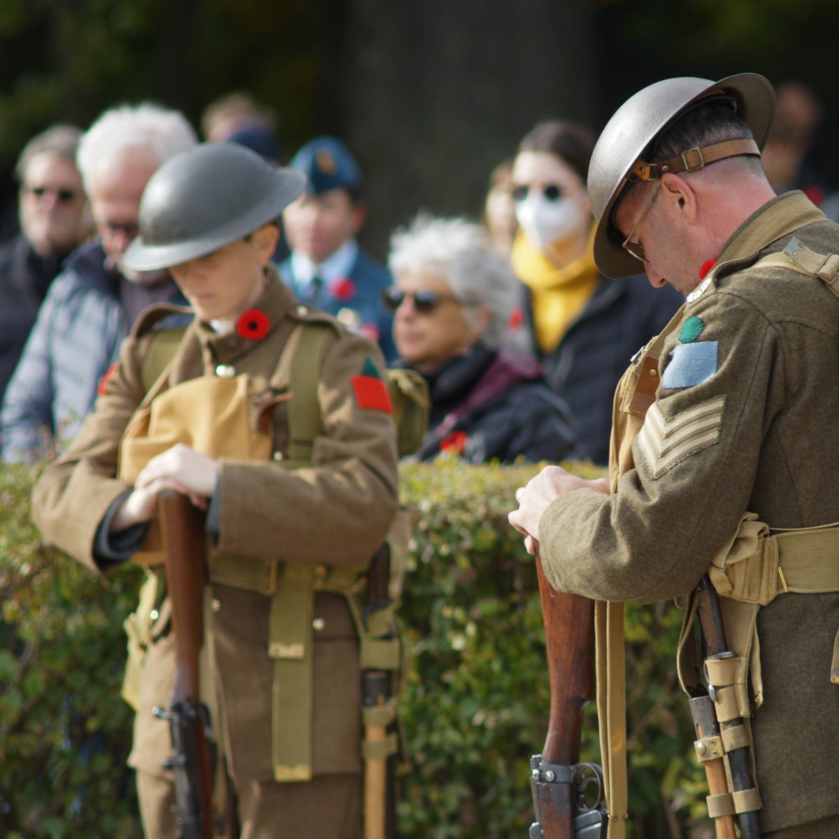 TOHistory's tweet image. Commemorate #RemembranceDay on Friday, November 11 at Fort York. 

A free, public ceremony begins at 10:40 a.m. at Strachan Ave. Military Burial Ground, followed by a reception inside Fort York. 
toronto.ca/explore-enjoy/… @cityoftoronto @culture_to #TorontoRemembers #LestWeForget