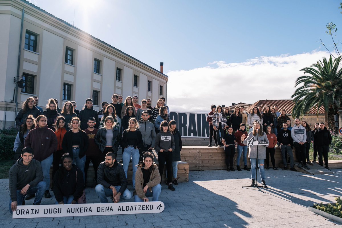 ernaigazte's tweet photo. 💫Euskal gazteria etsipenetik ateratzeko garaia da.

⬇️Horretarako, bizi baldintza duinak borrokatu eta gure proiektu politikoa egi bihurtzeko borroka orain egingo dugu.

#OrainDuguAukera dena aldatzeko! https://t.co/xpdYQ6bFnS