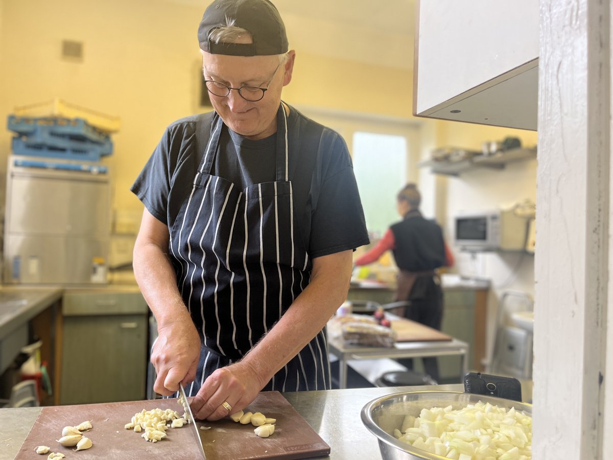 THANK YOU to everyone who's donated so far to our Winter Appeal we've already raised £6.5k towards #hotmealsforwarmspaces!! St Agnes WS now hosting 30+ people for lunch every week, things ramp up next week with deliveries to 4 x more warm spaces 👉babristol.org/winterappeal