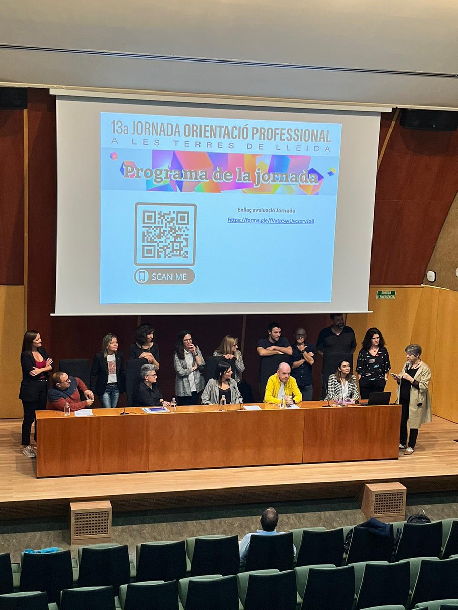 orientalleida's tweet photo. ✅Finalitzem la jornada amb les conculsions de cada taller:
✏️ Els orientadors t'acompanyen amb els reptes que et planteges. Seguidament, no hem de jutjar a ningú per la seva aparença i per ser com és.
#orientalleida22 #orientalleida #lleida #gencat https://t.co/m6XNW05KFS