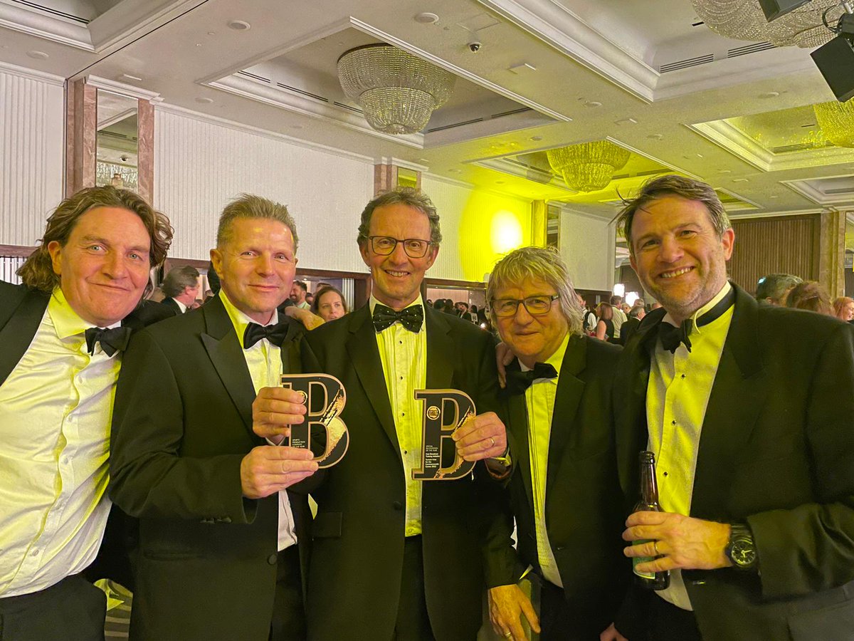 sunsetandvine's tweet image. Production Company of the Year ✔️
Rebecca Howe, Young Talent of the Year ✔️
Special Recognition Award ✔️

What a night at the @Broadcast_Sport Awards 😍

Congratulations to everyone nominated, we're hugely proud of our teams for all their hard work 💪👏 #BSportAwards22