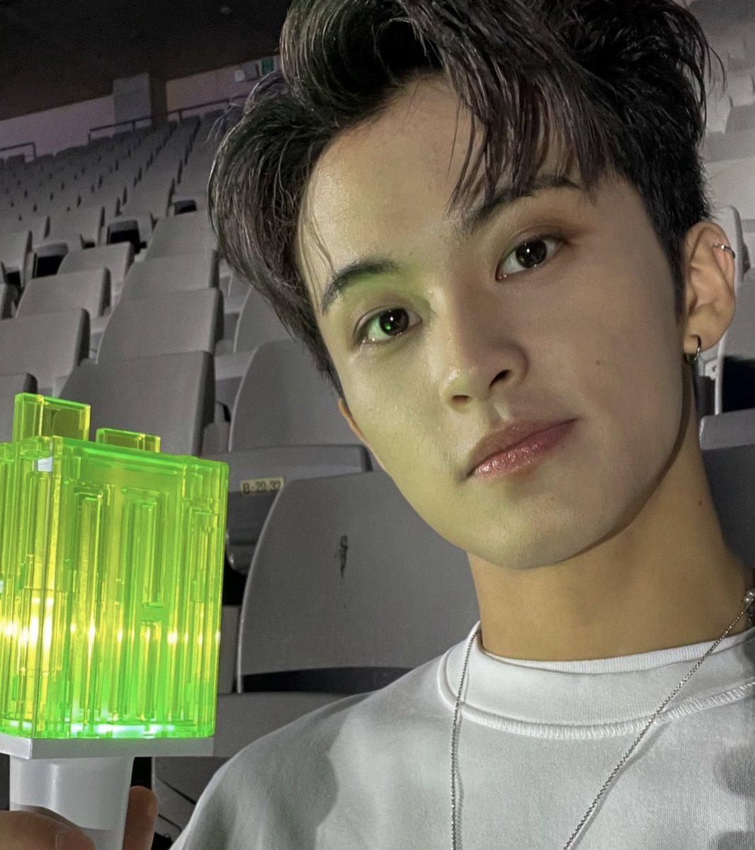 maelkimo's tweet photo. @junmyeonjhjs Hallo terimakasihh sebelumnya udh ngadain GA ini sehat selalu bahagia selalu,hari ini udh galau bangett apalagi besokk,wish me luckk aku bisa ketemu kesayamganku ini aminnn😭🥰 https://t.co/kYWBUZ5ys1