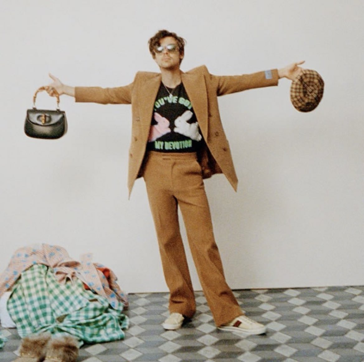 Harry Styles para a coleção Gucci HAHAHA, 2022.