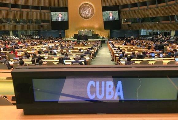 AylinAlvarezG's tweet photo. Día histórico para #Cuba: en la ONU se somete a votación nuestro informe sobre los injustos daños del bloqueo impuesto por los Estados Unidos. Allí se alzar�� la voz, otra vez, de nuestro canciller @BrunoRguezP y de seguro la victoria será nuestra. #MejorSinBloqueo @DiazCanelB https://t.co/36xB5ey2jo