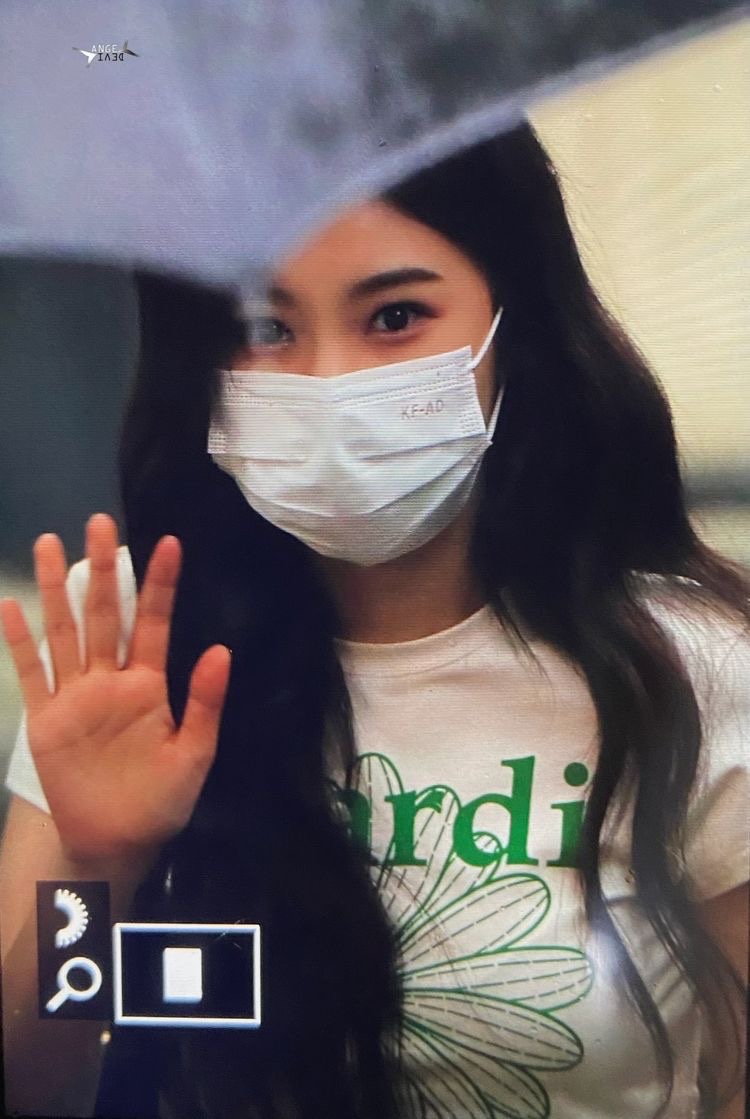 hourlyeunbi's tweet image. #KWONEUNBI #권은비 @KWONEUNBI