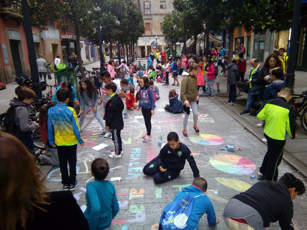 juliancanocmt's tweet photo. ➡️7 millones de personas en el mundo mueren por contaminación atmosférica, 45.000 de ellas en nuestro país

📢DOMINGO 6 a partir de las 0⃣9⃣,3⃣0⃣🕥de la mañana en #HéroesAnónimos en @CMM_es 📺

BICICLETA, SALUD Y MEDIOAMBIENTE: CIUDADES AMIGABLES 

#Albacete #CURBA #ConBici https://t.co/q73WLCdLpd