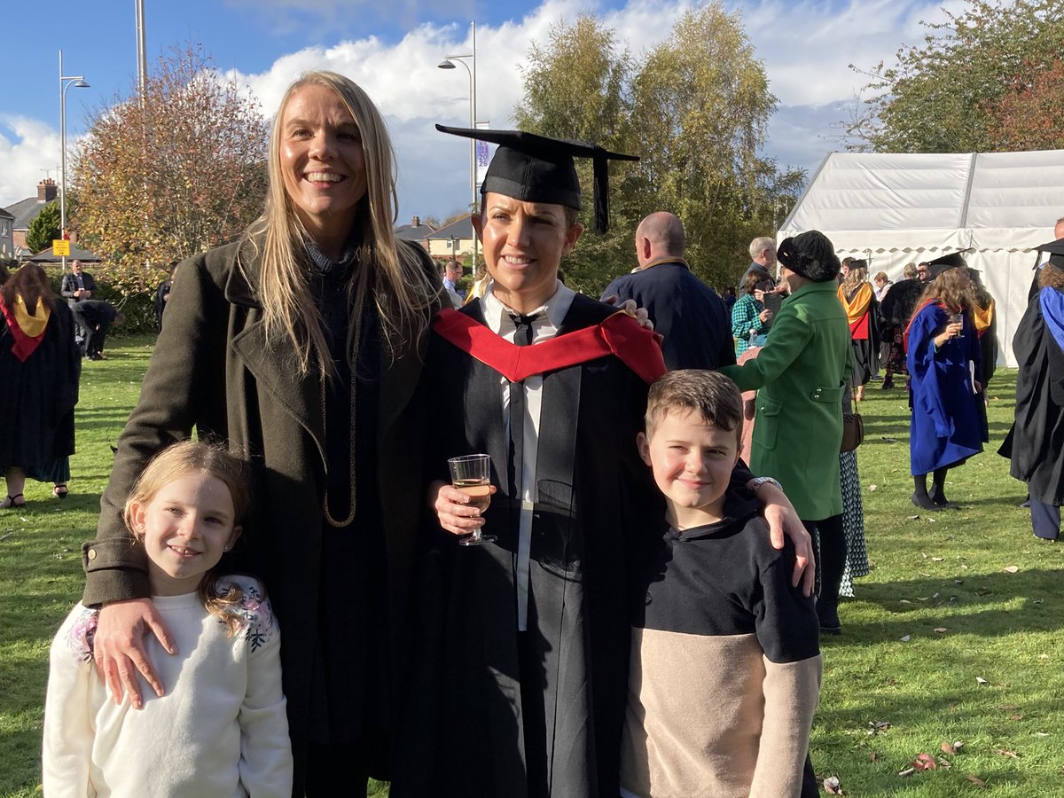 sdphys's tweet image. We’re so proud of our Master of science graduating today 😍!! Well done @L1ttl3_f15h 🎉🎓🍾