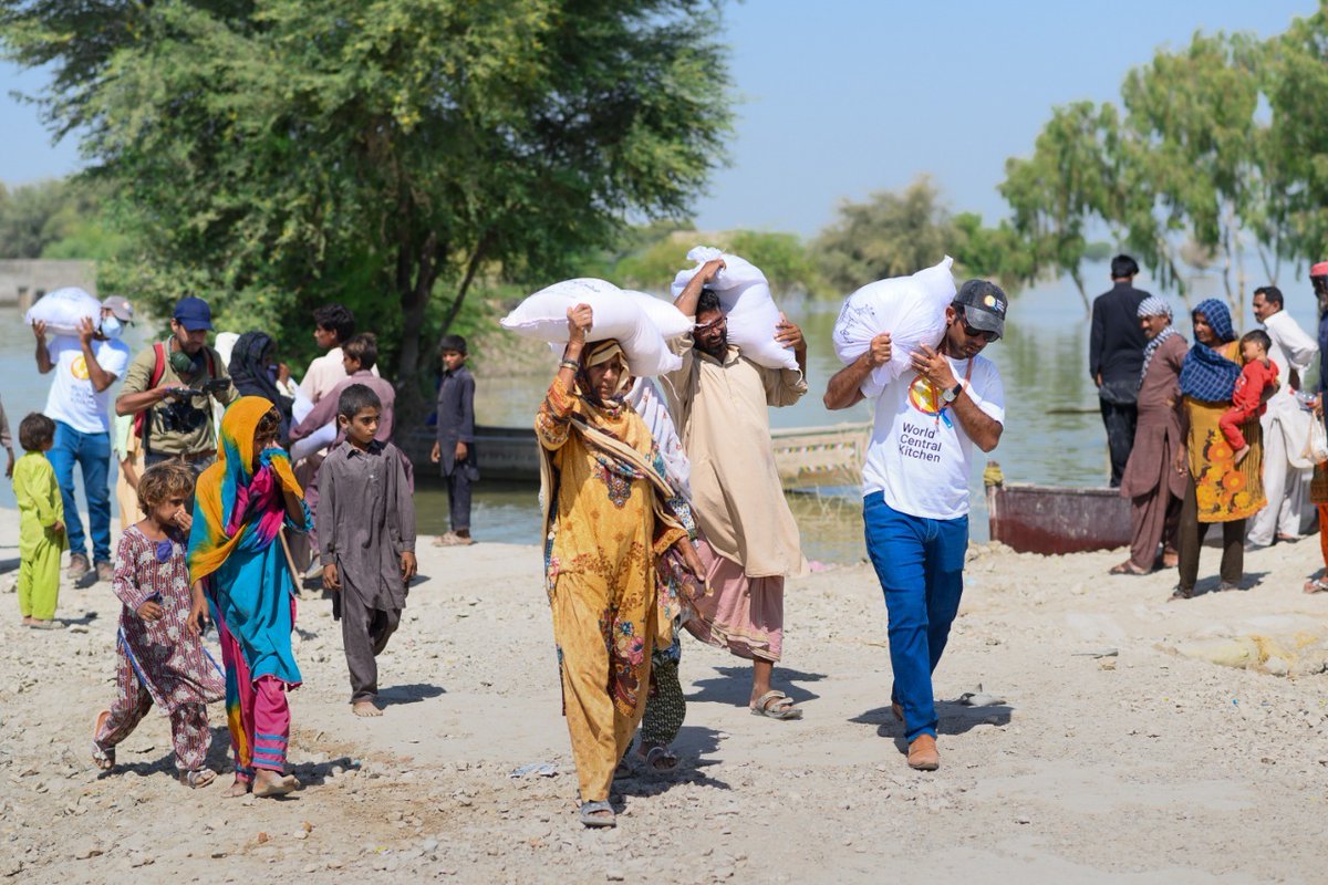 WCKitchen's tweet photo. This week, WCK regional partners in Pakistan will have completed the delivery of nearly 200 tons of food for families impacted by catastrophic floods. Villages have been inundated for weeks, many people are displaced &amp; critical supplies are hard to come by. #ChefsForPakistan https://t.co/p6eI9ZL7Lh
