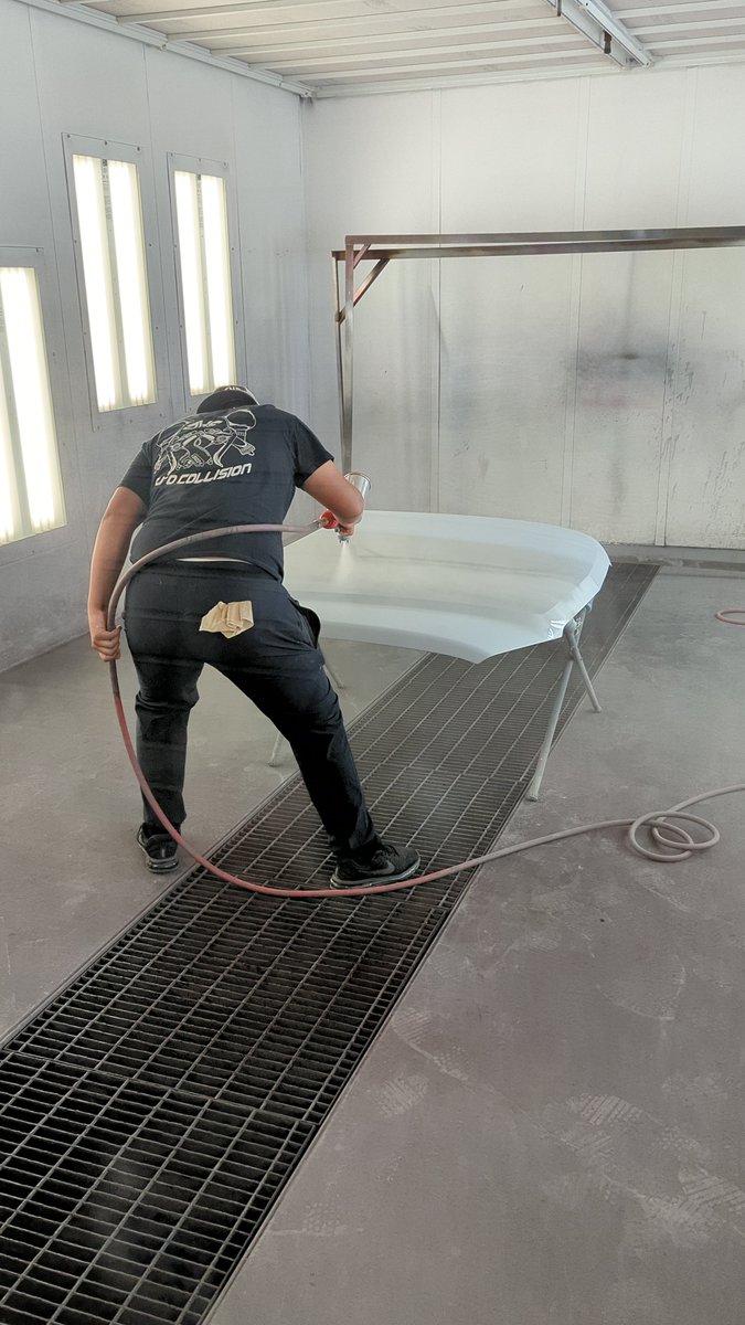 DvilleHSAuto's tweet photo. Getting ready to spray candy paint!!! Auto Collision Rocks!! https://t.co/ZCFkhtB3Q5