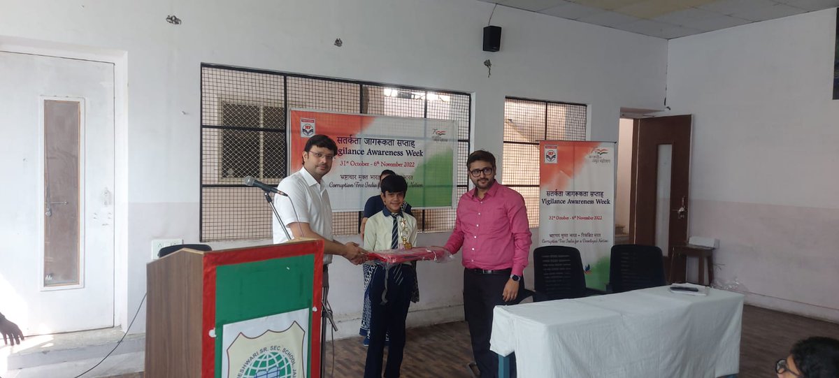 HPCL_JaipurRO's tweet photo. Drawing Competition Was Organized Today On Account Of Vigilance Awareness Week 2022 In Maheshwari Public School, Jaipur. Students Took VAW Pledge And Were Sensitized About Eradicating Corruption. @HPCL @Rg03Goel @hpcl_NWZ https://t.co/RmtESSmKde