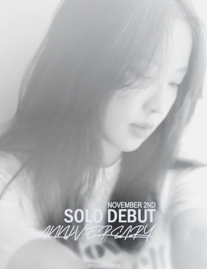 jiyoonsource's tweet photo. 📌 221102 Happy (belated) 6th solo debut anniversary to our best girl Jiyoon @4M_jiyoonitt 💜 

You are such an amazing artist and woman. We're so proud of you and so excited to hear more of your music !

#6YearsWithJIYOON #지유니_솔로데뷔_6주년_축하해💜 #전지윤 #JENYER #4minute https://t.co/szxj7rAOEq
