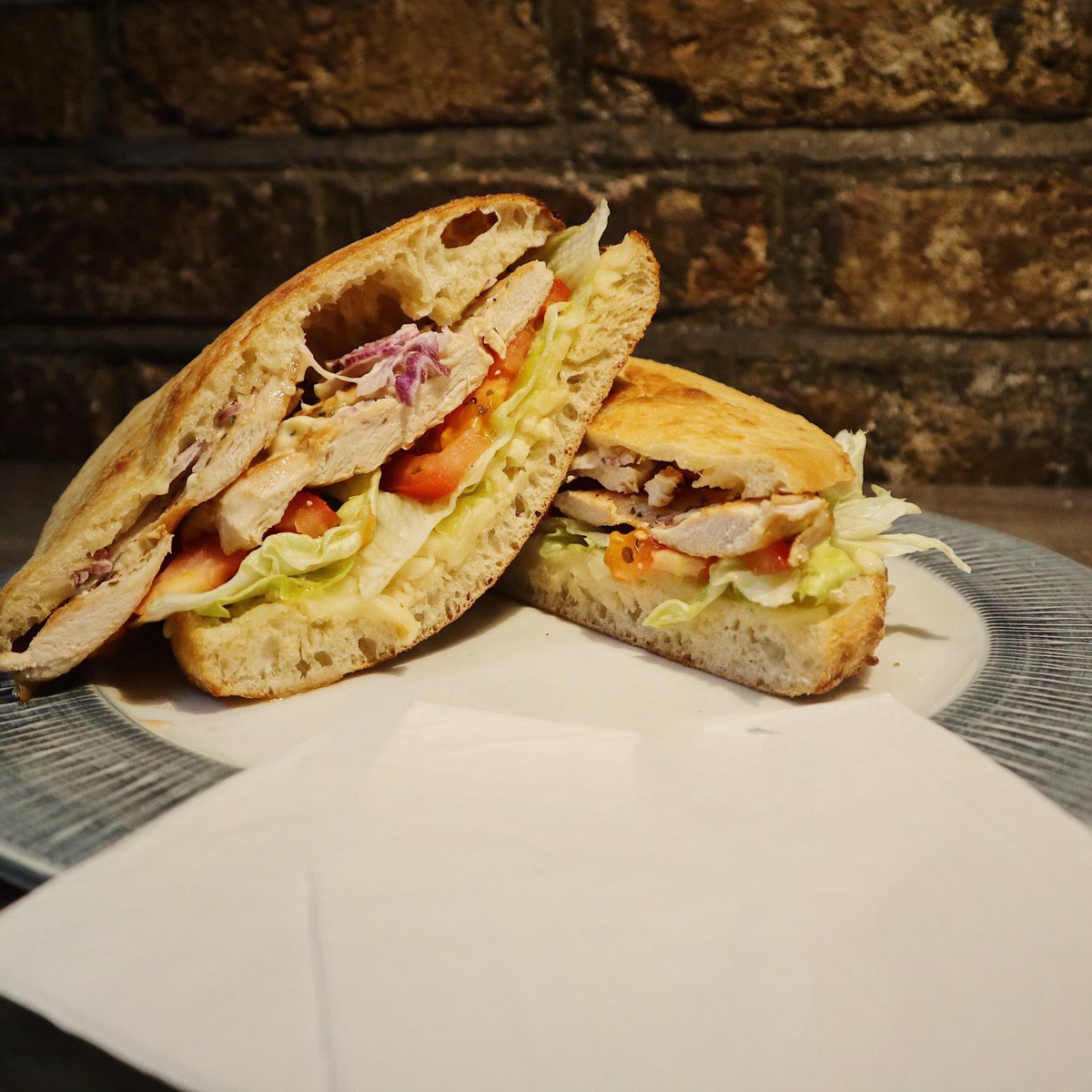 PacinosDublin's tweet photo. #NationalSandwichDay is here and we are beyond excited to tuck into this. Made with grilled chicken breast, cheese, lettuce, red onion, plum tomato, and garlic - our chicken sandwich is the easiest decision you will make today 🥪 https://t.co/1NS5KNOACS