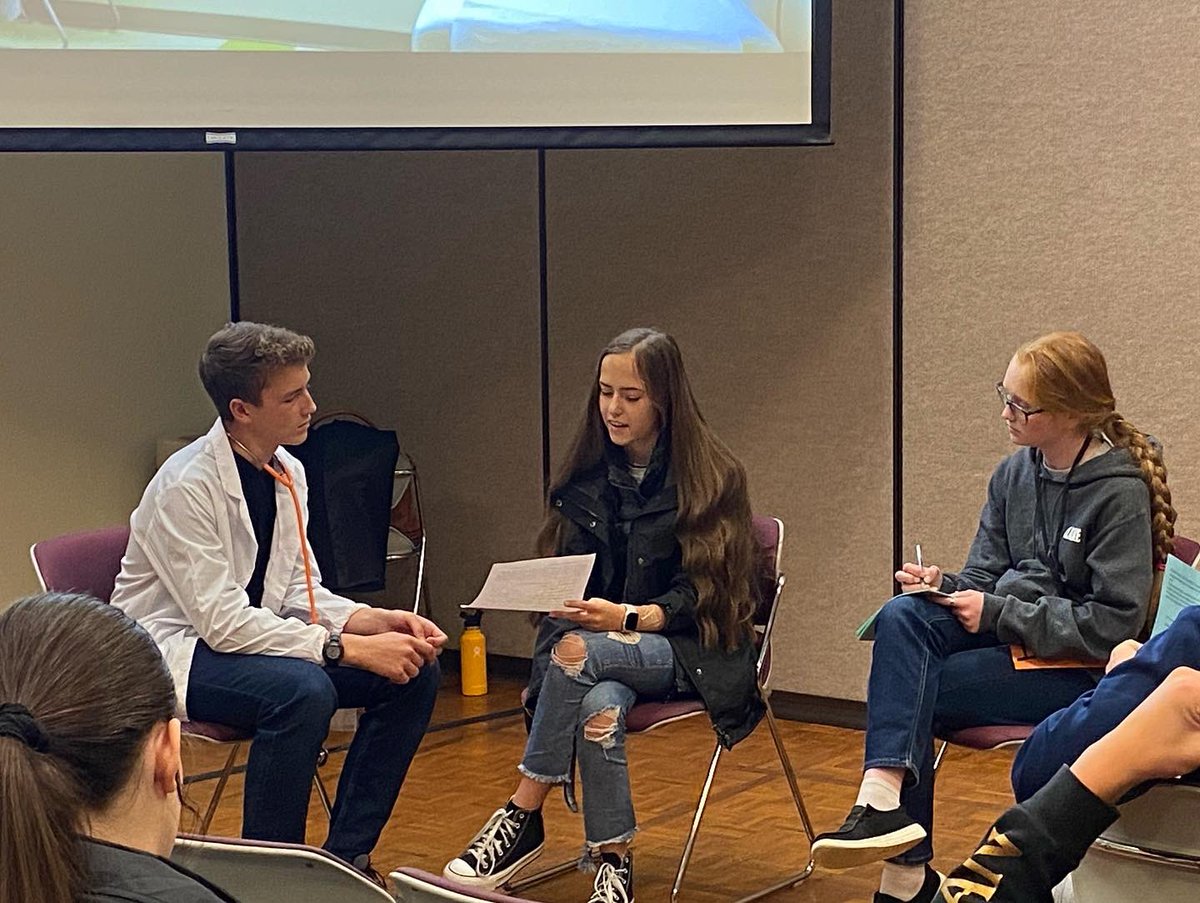 Court interpreter Susan Evans and I gave Rigby High School CE students a preview of a career as certified court or medical interpreters. #ATAschooloutreach #1nt #bilingualbroncos #somosbroncos #boisestate #concurrentenrollment #languagecareers #dualenrollment #NAJIT