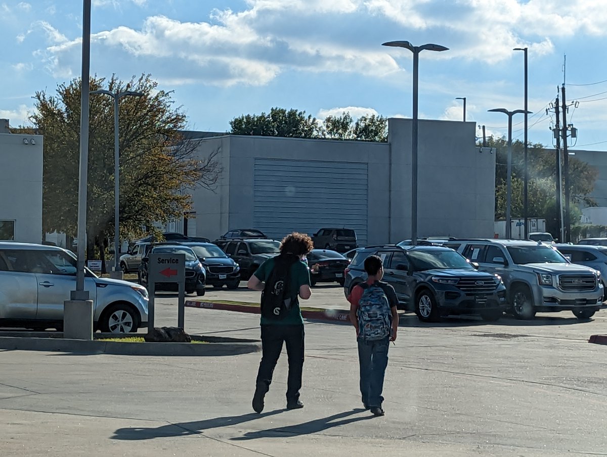 DvilleHSAuto's tweet photo. Southwest Kia dealership training!!! https://t.co/Q6wuLwNxpB