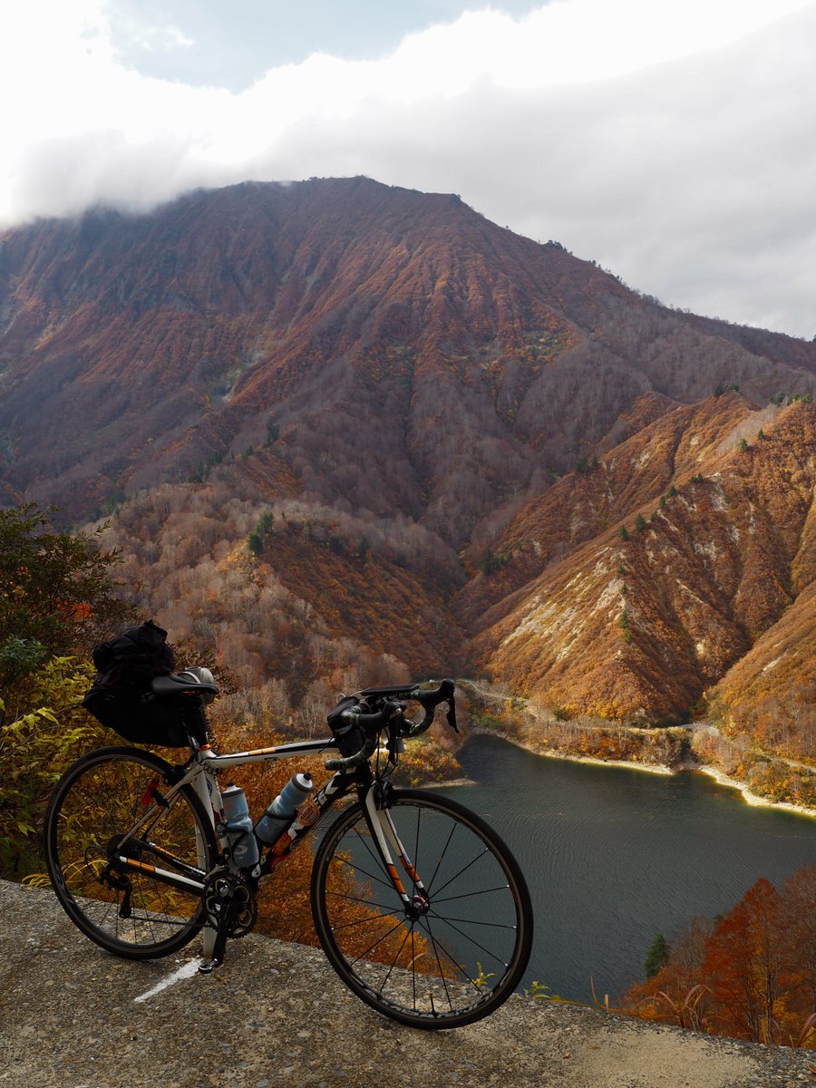 ina_419's tweet photo. 奥只見湖 東ノ城
相変わらずカッコいい山容
日没が刻々と迫っているのは感じつつも、シャッターを切るのを止めることができない。 https://t.co/dmHUgiqjNg