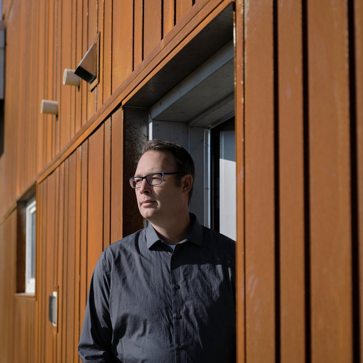 It's the moment you've all been waiting for... the full "Big build on the prairie" video is OUT NOW 🎬

steeldesignmag.com to watch the video &amp; learn how Spencer Court of <a href="/010110arch/">One One Ten | Architecture + Urbanism</a> used weathering steel to root this new build to its natural setting.

<a href="/ArcelorMittal_D/">ArcelorMittalDofasco</a>