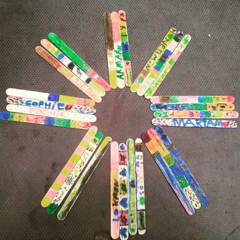 Punts de llibre amb pals de gelat 📚
<a href="/escoladalmau/">Escola J. Dalmau Carles</a>