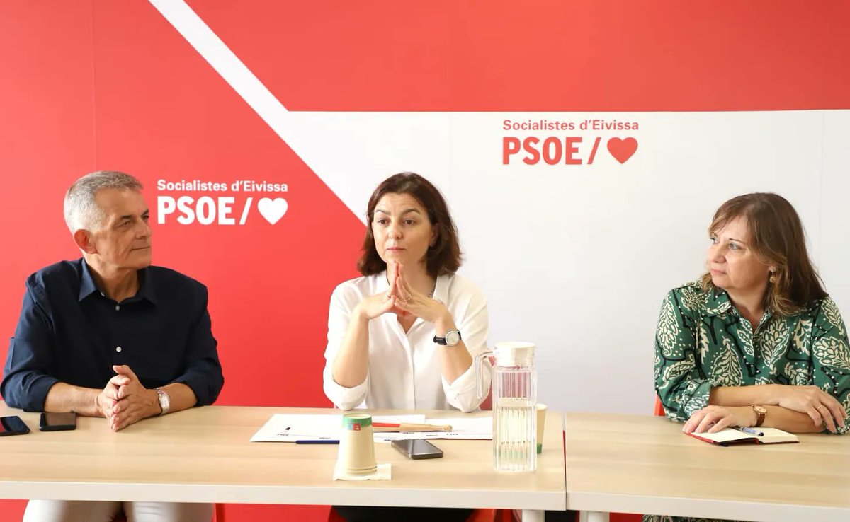 FSEPSOE's tweet photo. 🔴 La portaveu del PSOE al Senat, @Eva_Granados, ha estat avui a Eivissa per abordar les polítiques laborals i sociosanitàries del Govern d’Espanya.

Moltes gràcies per la visita!

🌹#SomEivissaSomFutur #AmbLaGent 

📲Més info:
https://t.co/i4fH3tEqz3 https://t.co/4Gq1HoHLVc