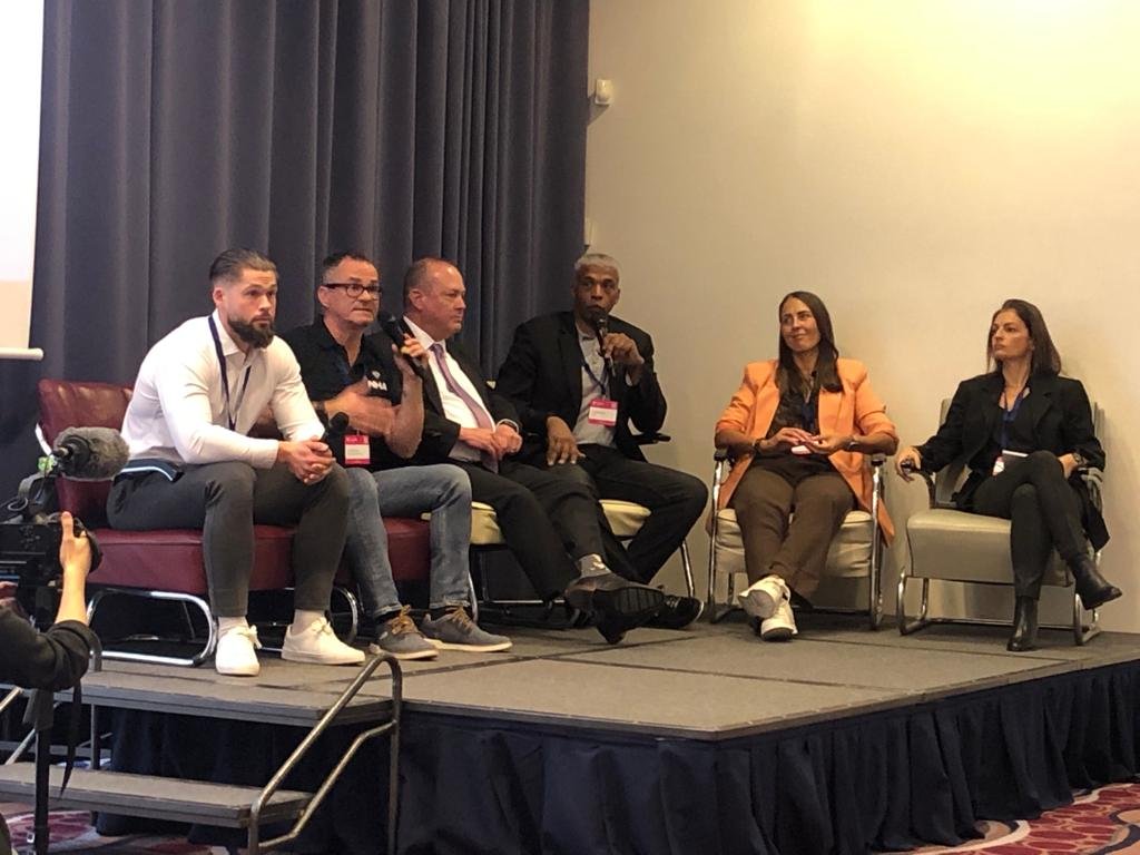 Europe_Active's tweet photo. First panel of #ISM22 about 'The Power of the Health or Wellness coach' ⚕️🏃‍♀️🏋️‍♂️

"8/10 of my clients don't need a PT - they need someone to talk to to clear their own heads about lifestyle." says Ari Langinkoski of Nordic Health Academy https://t.co/n0RyY30QzH