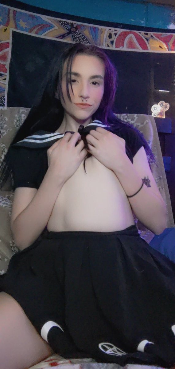 It is no not November and if you're wanting to participate go ahead and send me a DM like and retweet this but here's the kicker If you not to me every time you have to leave a tip on my OF Good luck and have fun at #nsfwtwtً