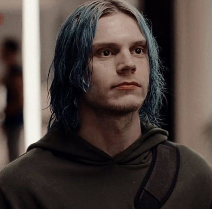 evancomfort's tweet image. evan peters as kai anderson 🤒