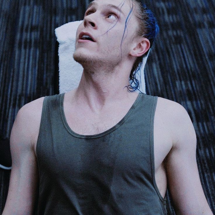 evancomfort's tweet image. evan peters as kai anderson 🤒