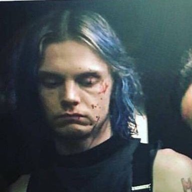 evancomfort's tweet image. evan peters as kai anderson 🤒