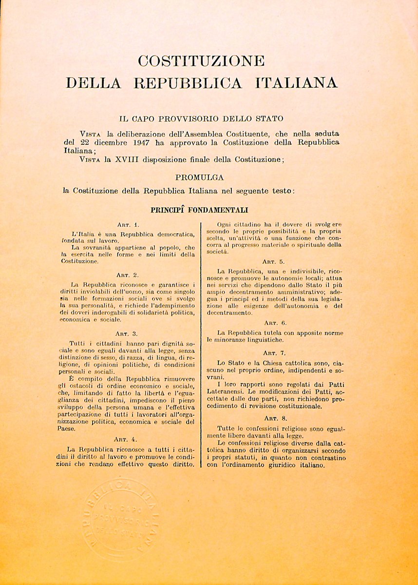 FedericoLaSala's tweet photo. #Storia #linguistica dell'#Italia #unita: #4novembre 2022. Strano #tempo! Siamo diventati #fratellitutti, #cittadini #sovrani (#memoria di #donMilani), ma solo i #fratelli (e pochissimi) cantano l'#Inno #Nazionale e gridano #forza #Italia. La #frecciaferma? Ancora al 1919? https://t.co/Fj4bsT11IY
