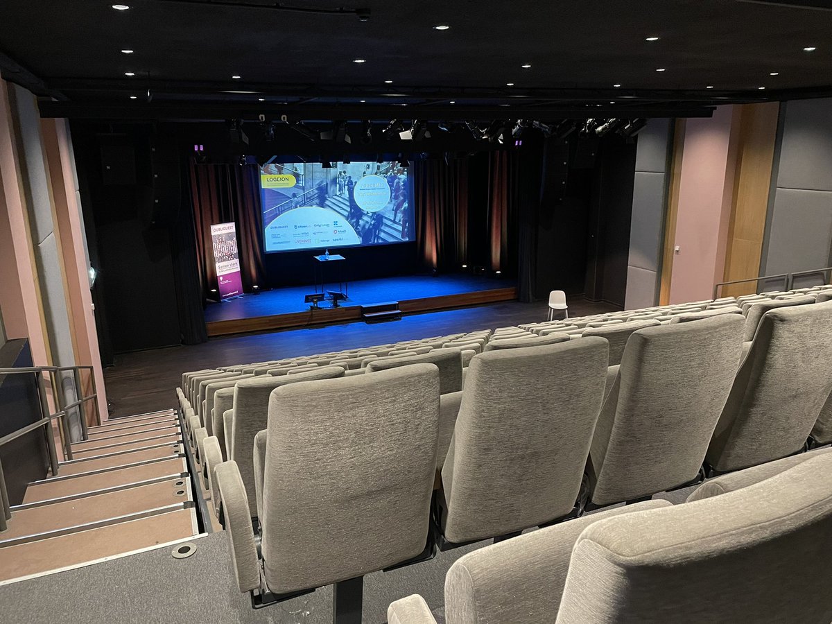 FrisoFennema's tweet photo. In het Spant in Bussum waar ik de eer heb vanmiddag de Galjaardprijs voor publieke communicatie uit te reiken. #pubcom22 @Logeion https://t.co/vfeN19rQvi