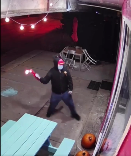 ErinInTheMorn's tweet photo. Ah yes, we are at the "fascists firebombing venues that allowed drag shows" phase.

The Donut Hole is just a small family owned donut shop that allowed drag artists to do a family friendly event there.

Now MAGAs are throwing molotovs. https://t.co/ttGi6iGCjK