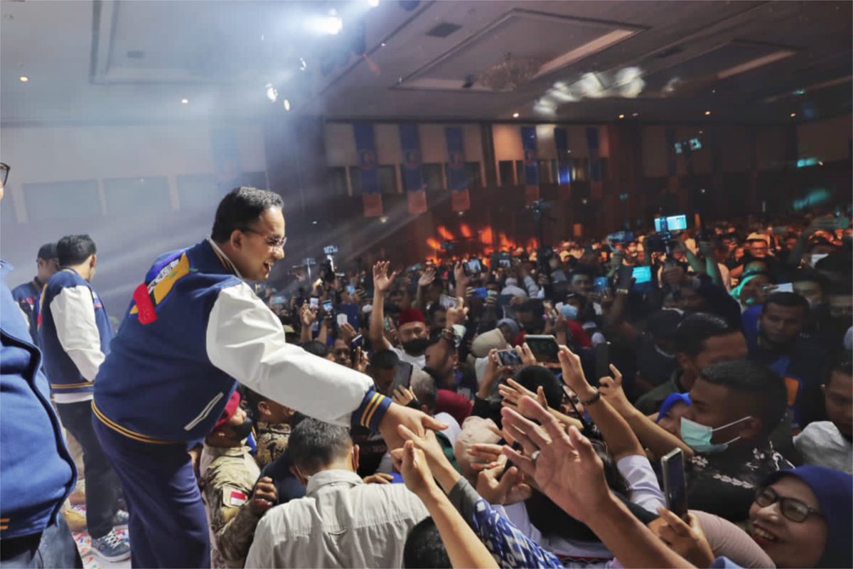 aniesbaswedan's tweet photo. Terima kasih kepada teman-teman Relawan IndonesiAnies. Terima kasih kepada semua yang telah memberikan kepercayaan untuk bekerja bersama, bergerak bersama untuk membawa kepada Indonesia yang lebih baik ke depan. 

Momentum perubahan itu akan datang. https://t.co/jkGXjgK2Fj