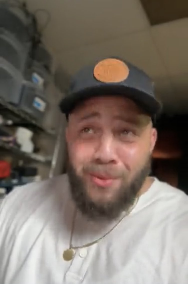 Sp_Anime97's tweet photo. @Daddyphatsnaps @tywildx Why the video freeze on this frame? It’s disrespectful!

@CamoronGod you’re welcome https://t.co/tEH1DcjOEM