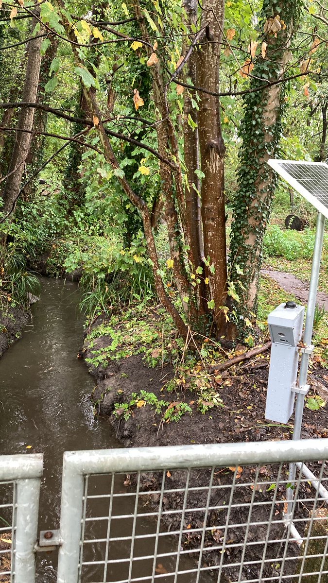 DeTom48's tweet photo. #KenningtonStream watercourse back in bank thanks #TeamEA 

If you see a blockage call 0800807060 

⁦@EnvAgencySE⁩ 
⁦@AshfordCouncil⁩ 
⁦@Kent_cc⁩ https://t.co/OlFGZCW6Cb