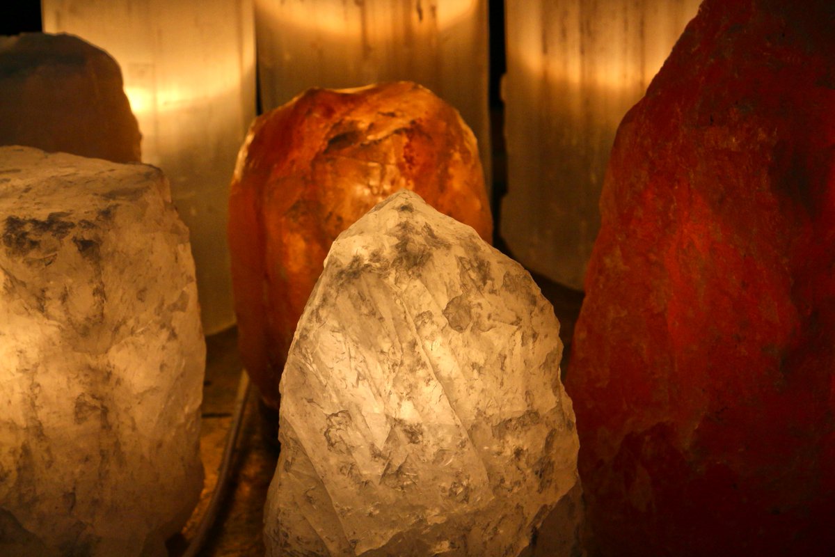 LarsenElgan's tweet photo. Stunning Himalayan salt lamps that are perfect as a nightlight. Each one is handmade and helps clear the air in your home.

https://t.co/Zcch8VRWEm https://t.co/Q0Oa03BiIV