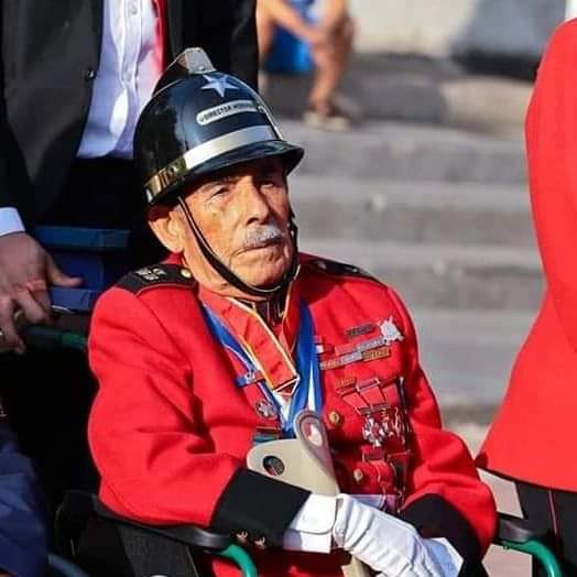 Ayer partió al cuartel celestial MH Carlos Órdenes, quien fue el último bombero vivo que formó parte de nuestros inicios como la antigua tercera compañía de bomberos de maipo. Sr teniente ayudante de la tercera compañía de bomberos de maipo Firme!!