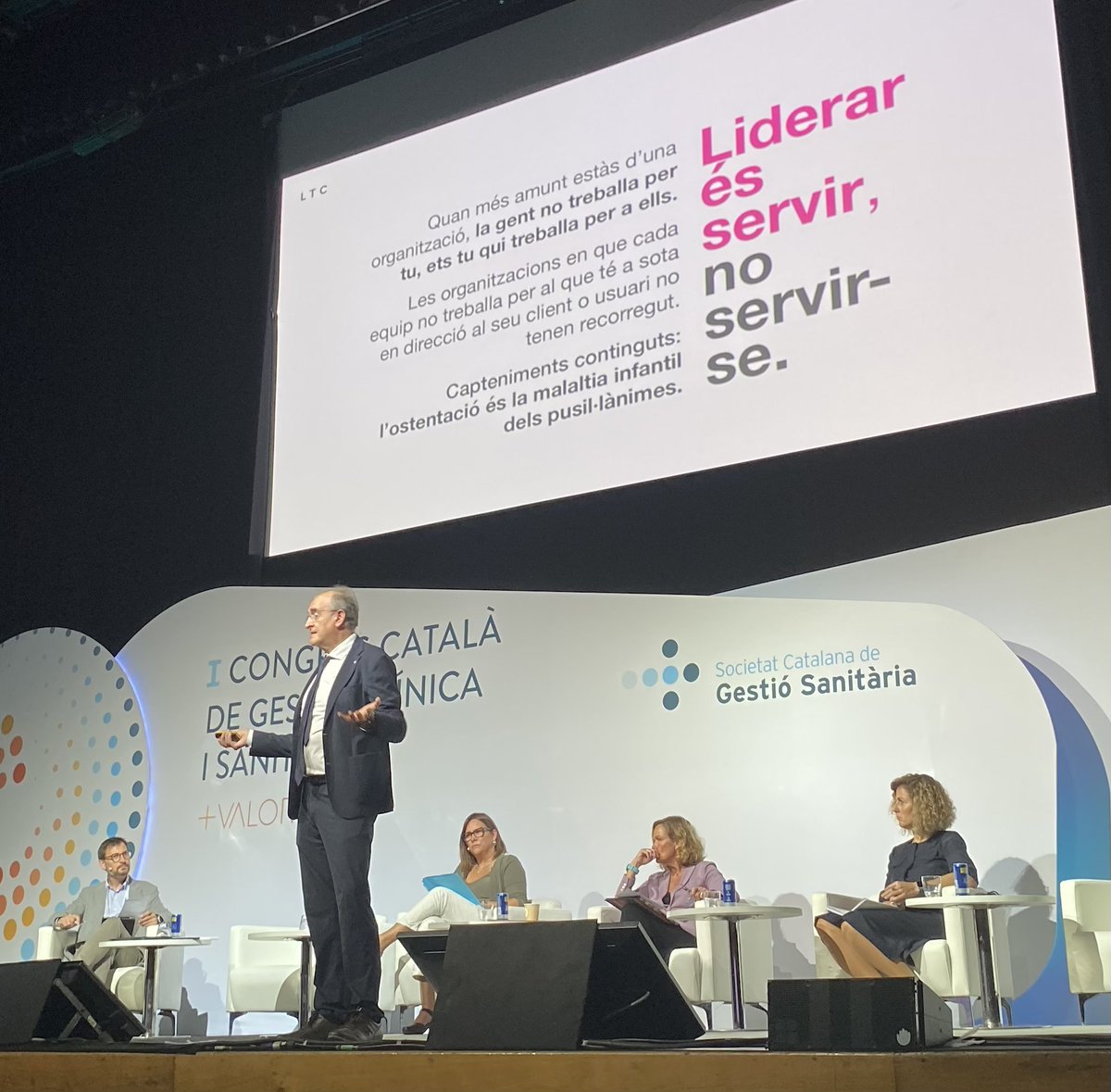#MésValor <a href="/gestiosanitaria/">Societat de Gestió Sanitària</a>  <a href="/XavierMarcet/">Xavier Marcet</a> “L’ostentació és la malaltia mental dels pusilànimes” “Es lidera amb l’exemple” “Liderar és servir, no servir-se” “Construir la visió i el seu desplegament a través de les persones” #liderazgo