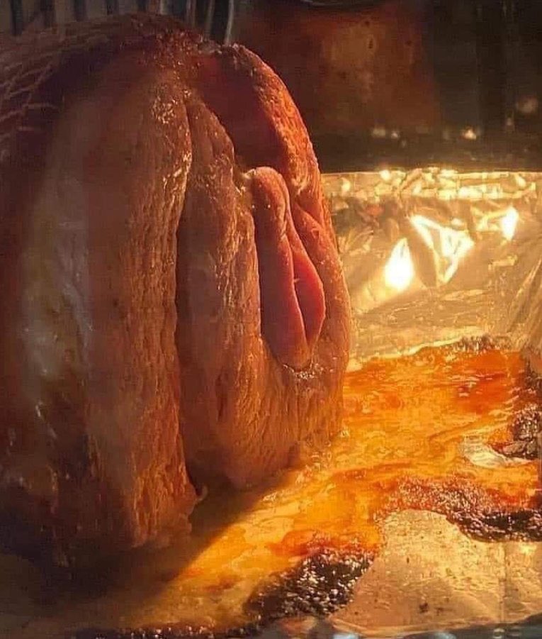 KenithHemi's tweet photo. @TowingMikes Be careful Mike. Cooking isn’t as easy as it looks. This is the ham I made yesterday https://t.co/AwH6GPSqjq