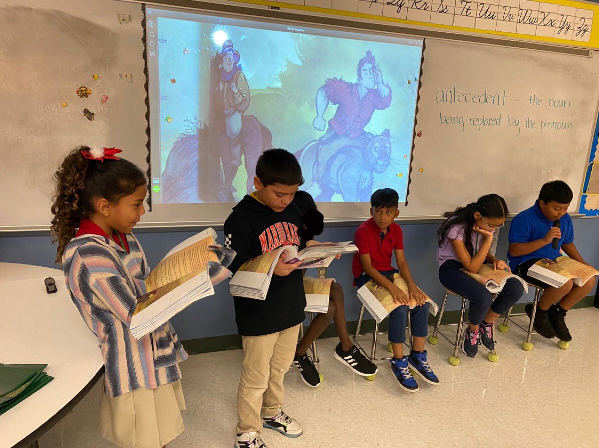 leithteach's tweet photo. Pecos Bill is always a hit!! @ParksideProud #reading https://t.co/Ve2l8g7mTl