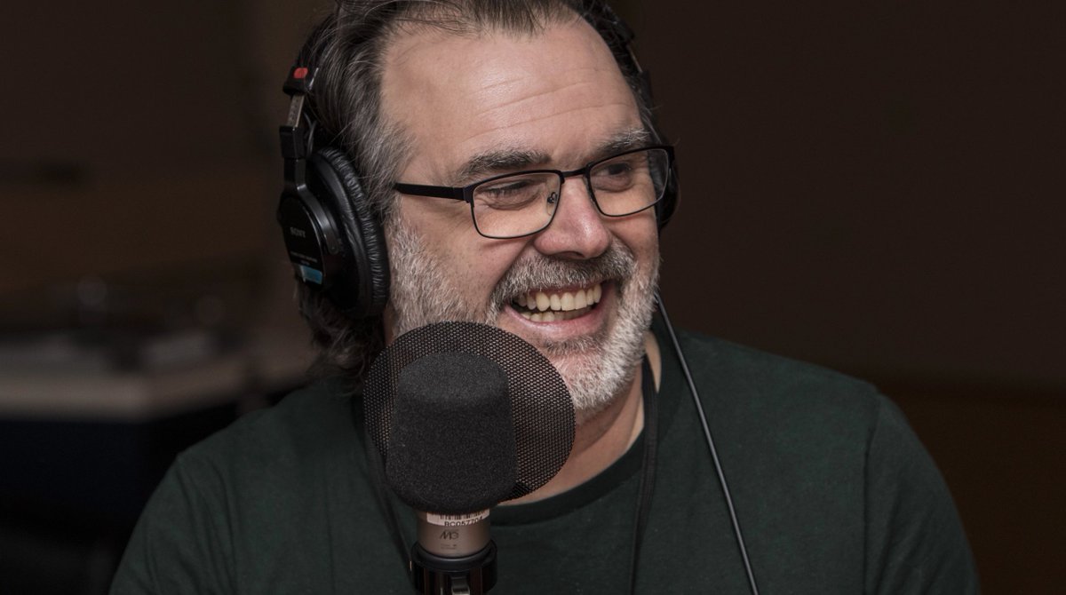 Cette semaine, <a href="/KaryneLefebvre/">Karyne Lefebvre</a> a plongé dans l'univers littéraire de Patrick Senécal à «Dis-moi ce que tu lis...» ▶ rc.ca/Sc9GRK Avec Pierre Huet et Ghislain Taschereau 📖