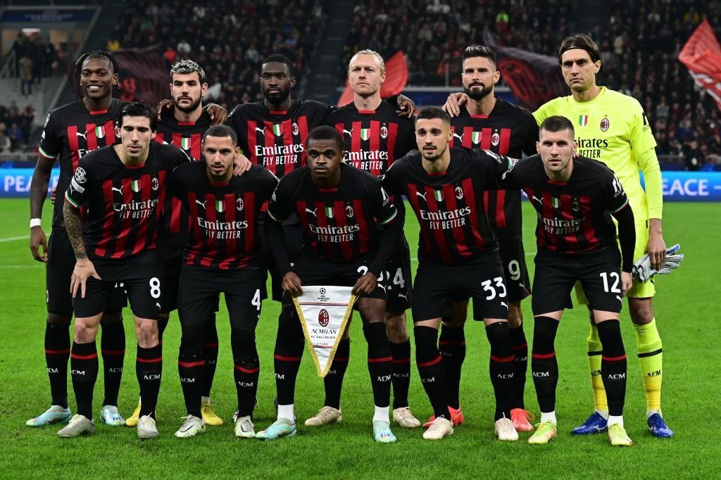 🔴⚫️ AC Milan potential UEFA Champions League Round of 16 opponents: 🇵🇹 FC Porto 🇩🇪 Bayern Munich 🏴󠁧󠁢󠁥󠁮󠁧󠁿 Tottenham 🇪🇸 Real Madrid 🏴󠁧󠁢󠁥󠁮󠁧󠁿 Manchester City 🇵🇹 Benfica